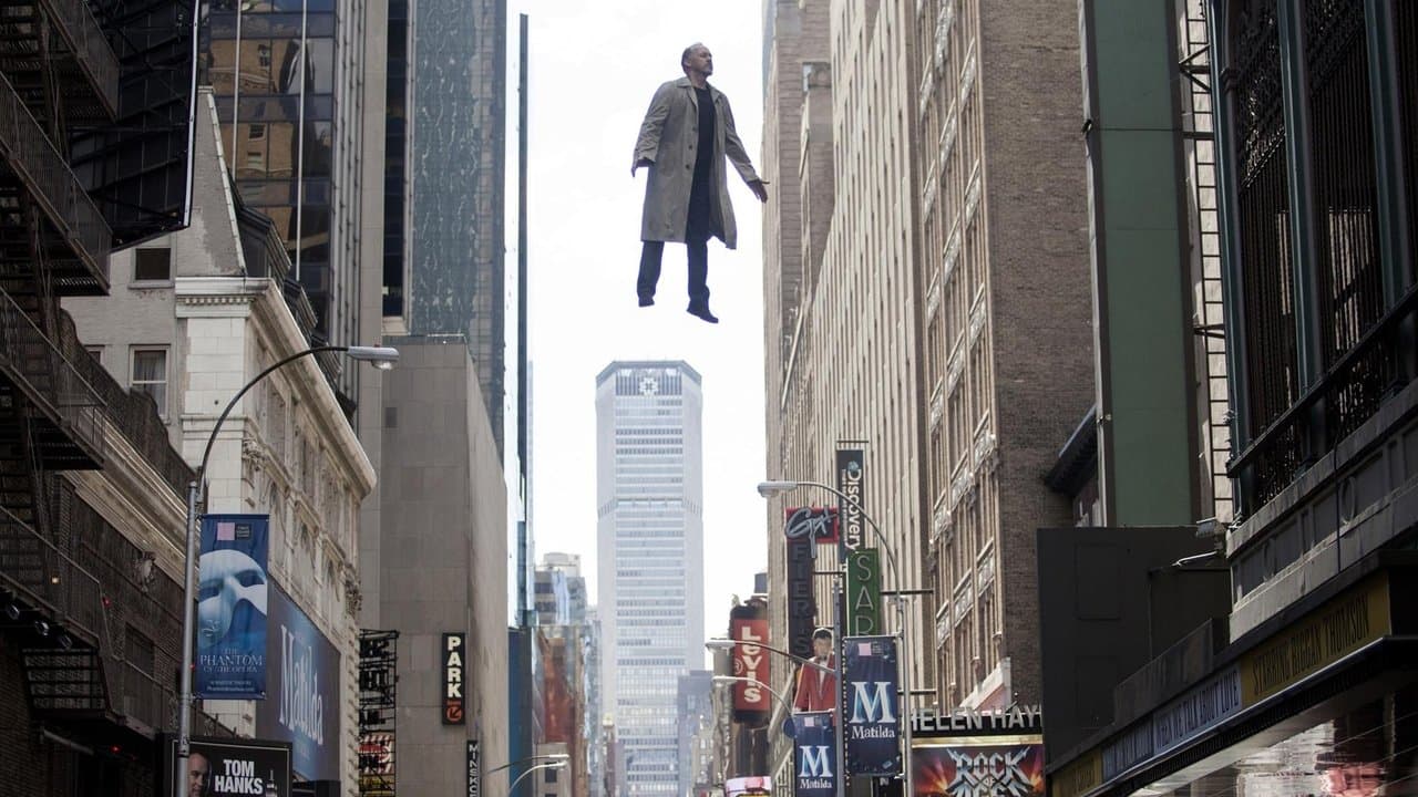 Cena de Birdman ou (A Inesperada Virtude da Ignorância)